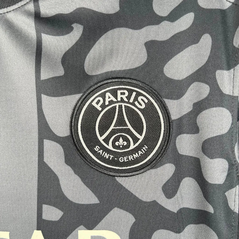 Camisa Paris Saint-Germain III 23/24 - Torcedor Nike Masculina - Preta com detalhes em cinza