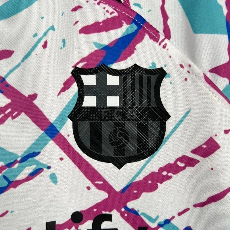 Camisa Barcelona Edição Especial 23/24 - Torcedor Nike Masculina - Branca com detalhes em preto e roxo