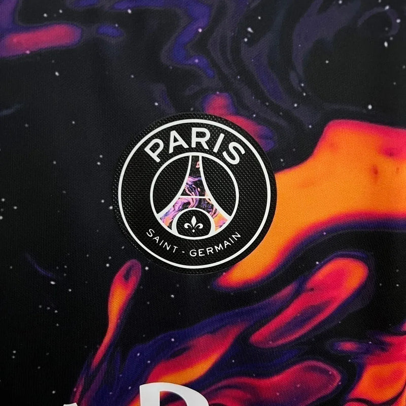 Camisa Paris Saint-Germain Edição especial 23/24 - Torcedor Nike Masculina - Preta com detalhes em roxo e laranja