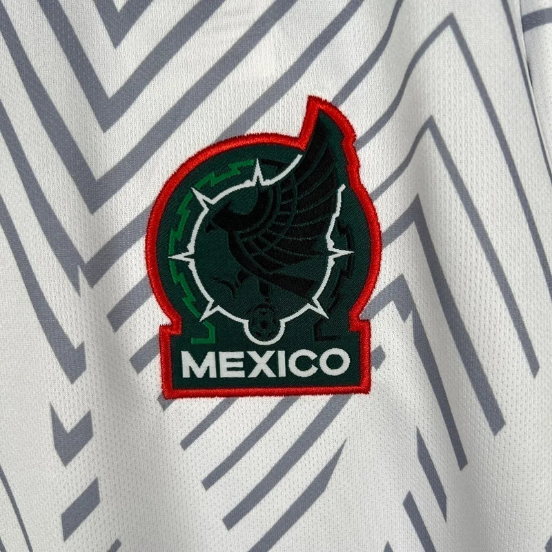 Camisa Seleção do México Edição especial 23/24 - Torcedor Masculina - Branca com detalhes em vermelho e cinza