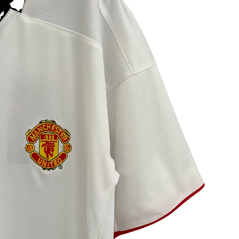 Camisa Retrô Manchester United II 2002/2003 - Nike Masculina - Branca com detalhes em preto