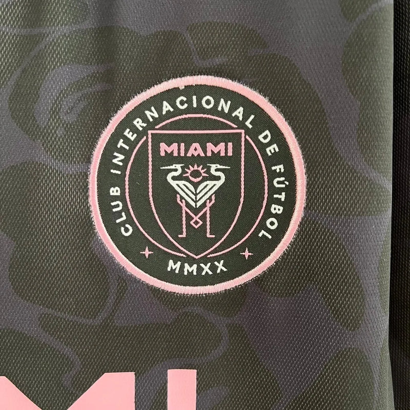 Camisa Inter Miami Edição Especial 23/24 - Torcedor Bape Masculina - Preta com detalhes em rosa