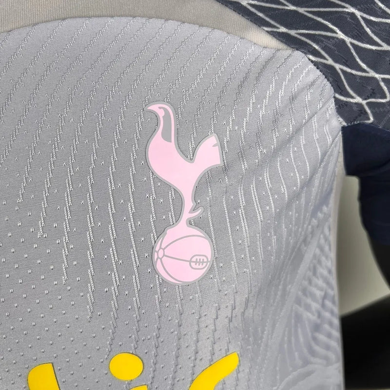 Camisa Tottenham Treino 23/24 - Jogador Nike Masculina - Cinza com detalhes em rosa e amarelo