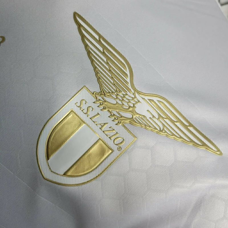 Camisa Lazio Edição Especial 23/24 - Jogador Mizuno Masculina - Branca com detalhes em dourado