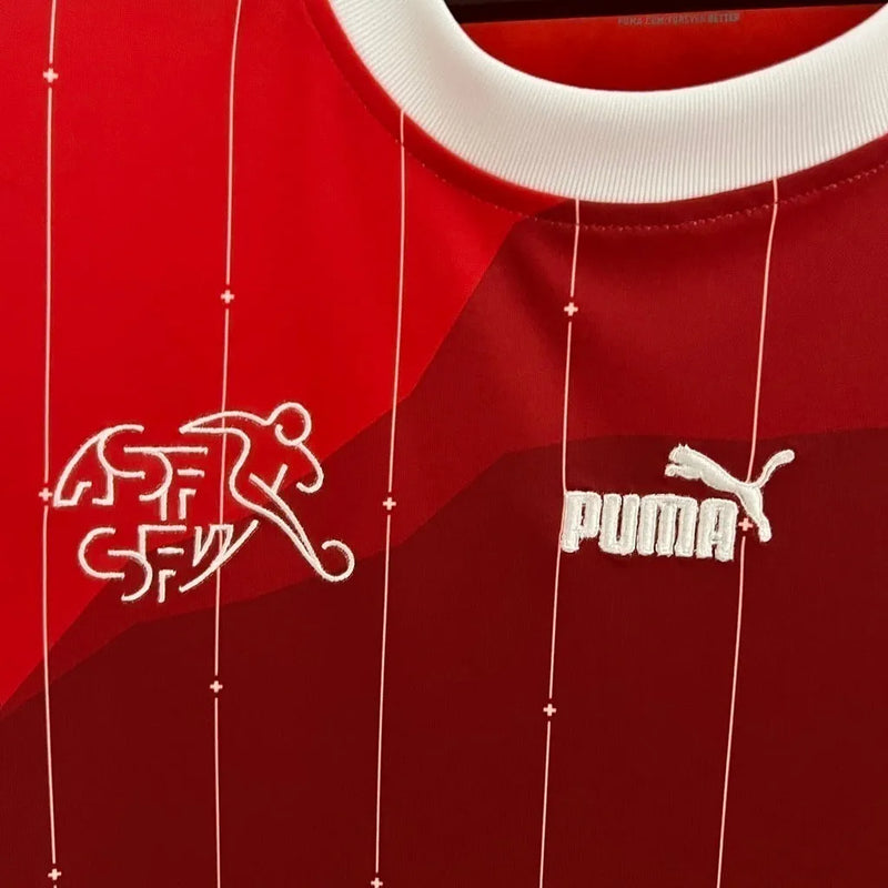 Camisa Seleção Suíça I 23/24 - Torcedor Puma Masculina - Vermelha com detalhes em branco