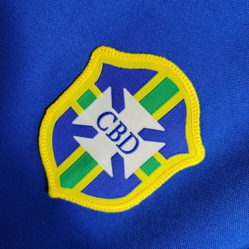 Camisa Seleção Brasileira Retrô II 57/62 Torcedor Masculina - Azul com detalhes no brasão da CBD