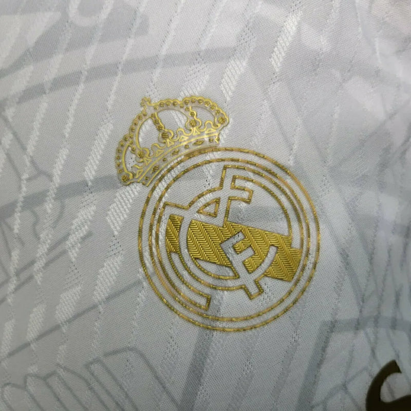 Camisa Real Madrid Edição Especial 23/24 - Jogador Adidas Masculina - Branca com detalhes em dourado