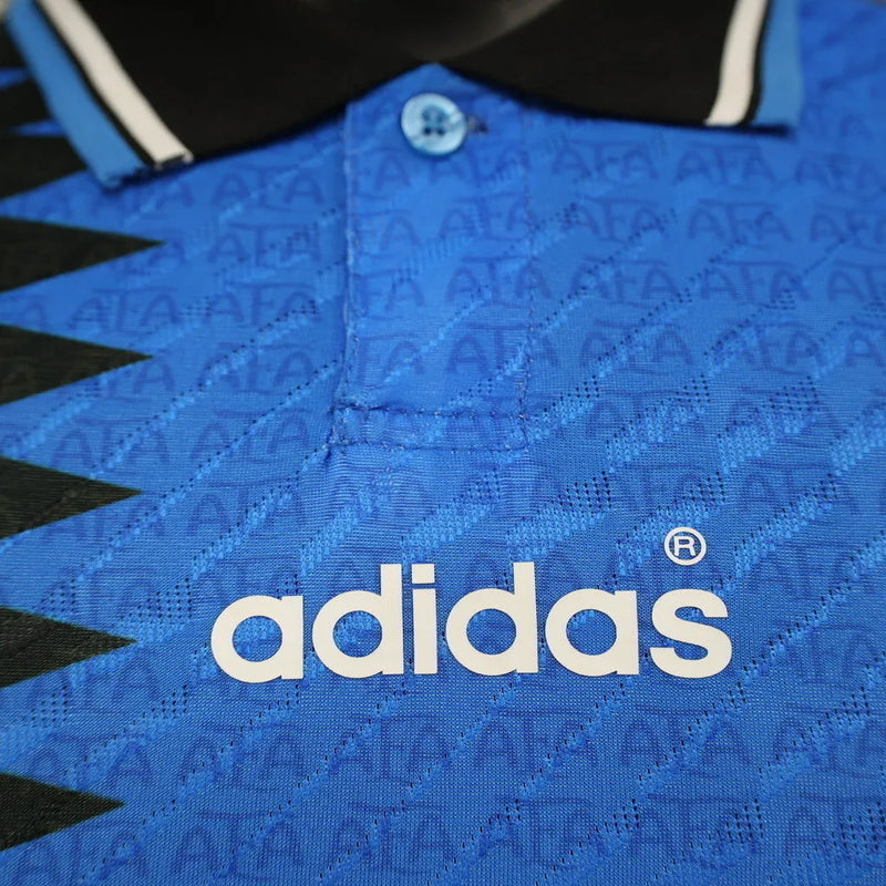 Camisa Retrô Seleção da Argentina II 1994 - Jogador Adidas Masculina - Azul com detalhes em preto