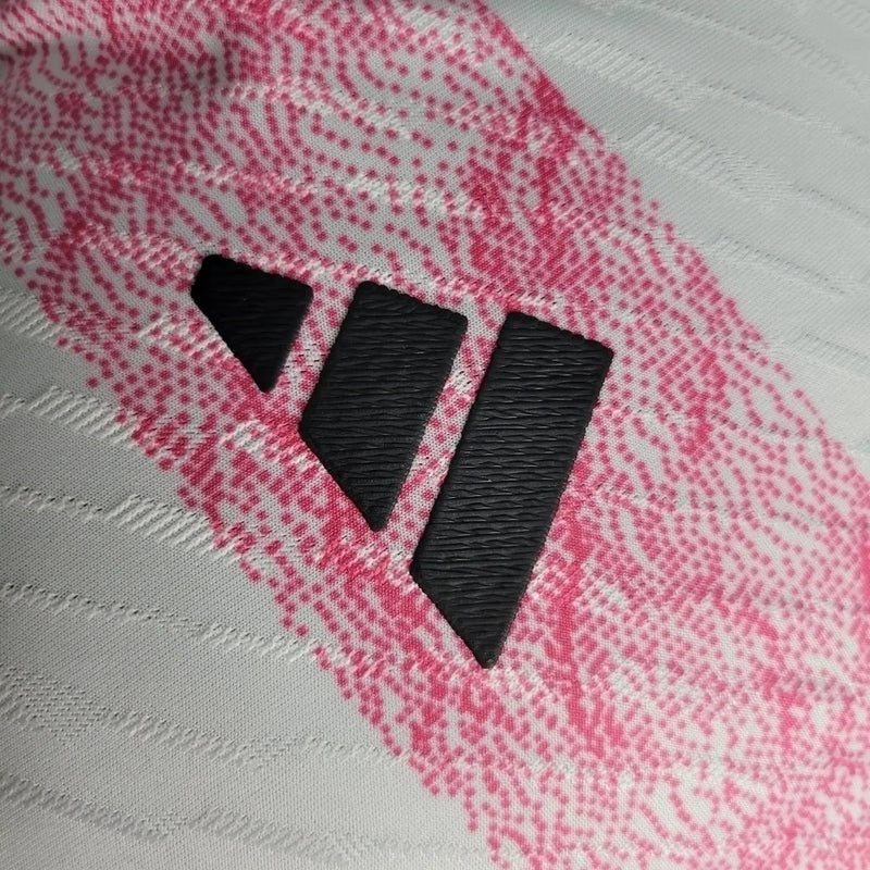 Camisa Juventus II 23/24 - Jogador Adidas Masculina - Branca e rosa