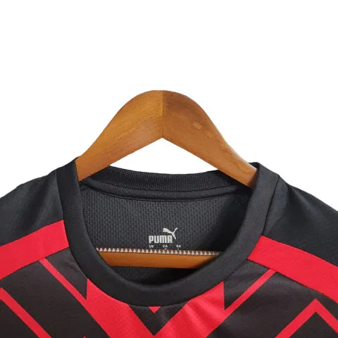 Camisa AC Milan Treino 23/24 - Torcedor Puma Masculina - Vermelha e preta