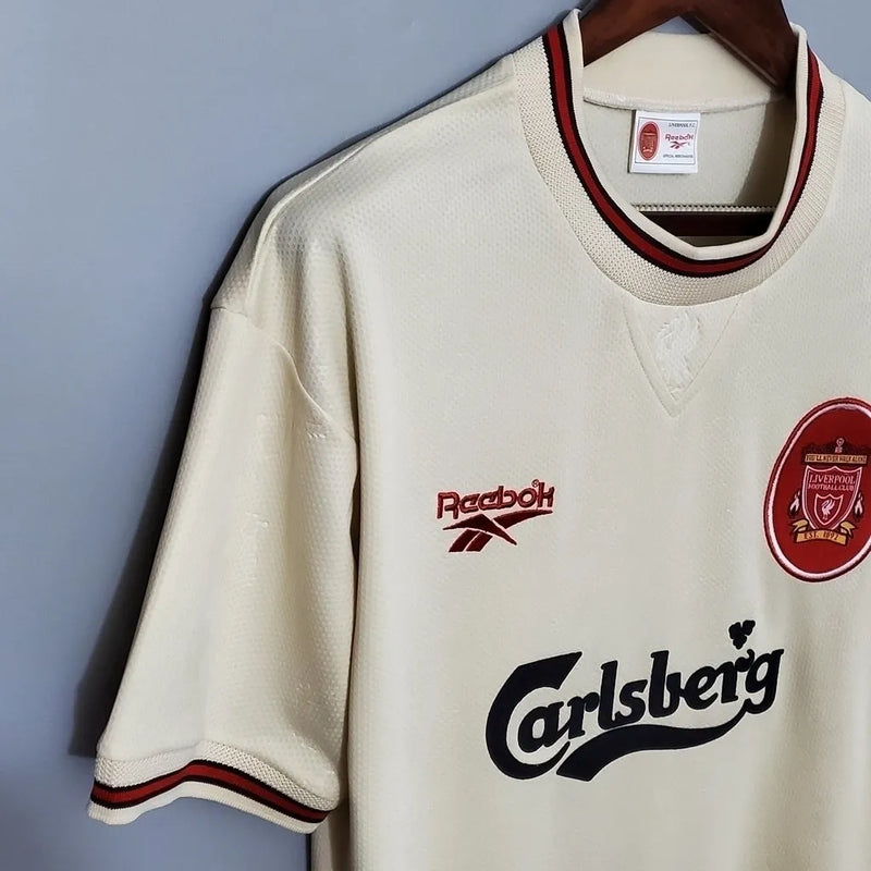 Camisa Retrô Liverpool II 1996/1997 - Torcedor Reebok Masculina - Bege com detalhes em vermelho