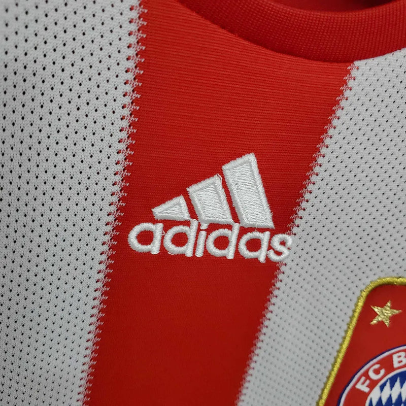 Camisa Retrô Bayern de Munique 2010/2011 - Masculina Adidas - Vermelha e branca