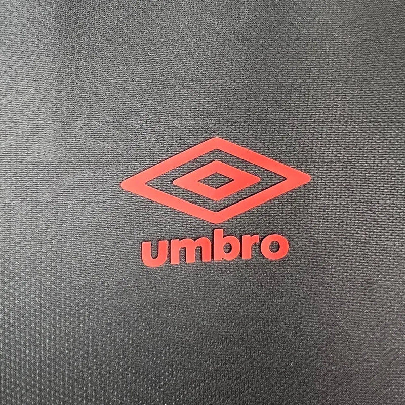 Camisa Rayo Vallecano II 23/24 - Torcedor Umbro Masculina - Preta com detalhes em vermelho e amarelo