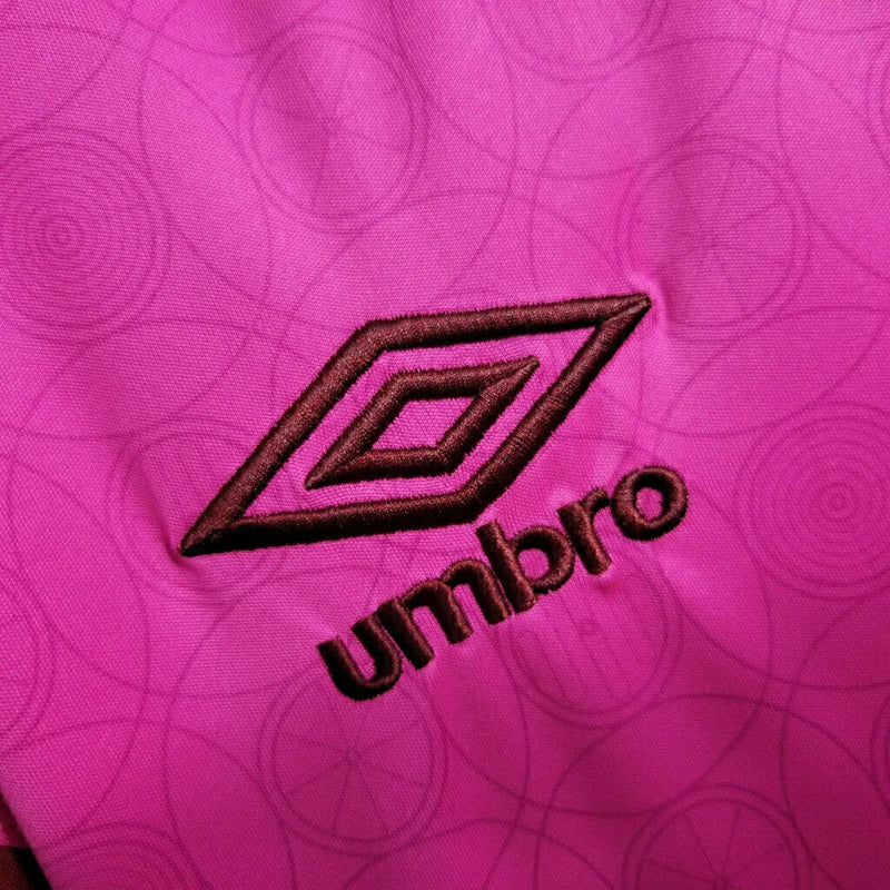 Camisa Fluminense Edição especial outubro rosa 23/24 - Feminina Umbro - Rosa com detalhes em tricolor