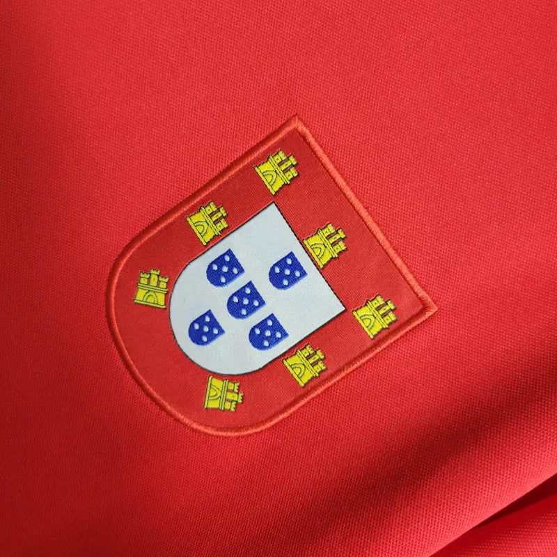 Camisa Retrô Seleção de Portugal Edição especial I 1972 - Masculina - Vermelha com detalhes em verde