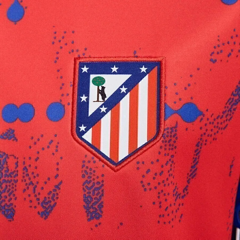 Camisa Atlético de Madrid Pré-jogo 24/25 - Torcedor Nike Masculina - Vermelha com detalhes em azul