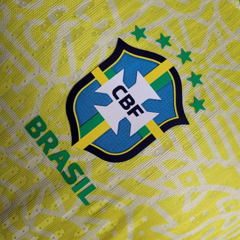 Camisa Seleção Brasileira I 24/25 - Jogador Nike Masculina - Amarela com detalhes em verde