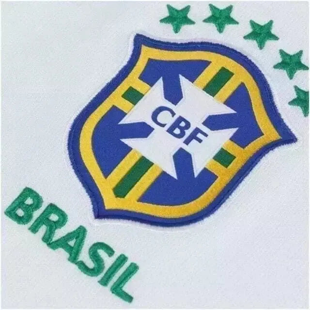 Camisa Retrô Seleção Brasileira II 2019/20 - Masculina Nike - Branca com detalhes em azul