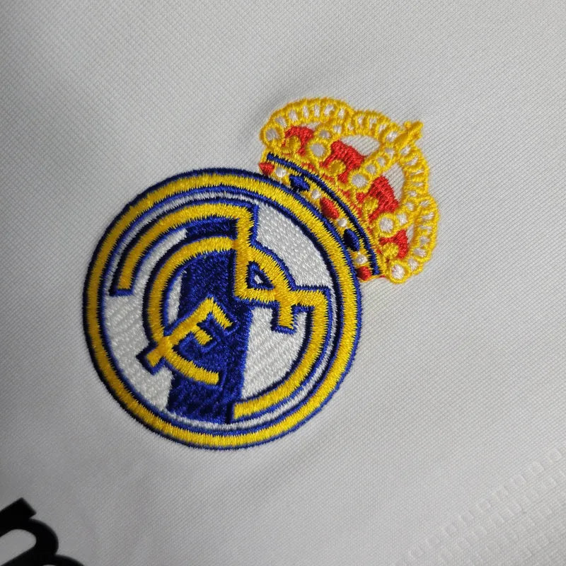 Camisa Retrô Real Madrid I 09/10 - Masculina Adidas - Branca com detalhes em preto e amarelo