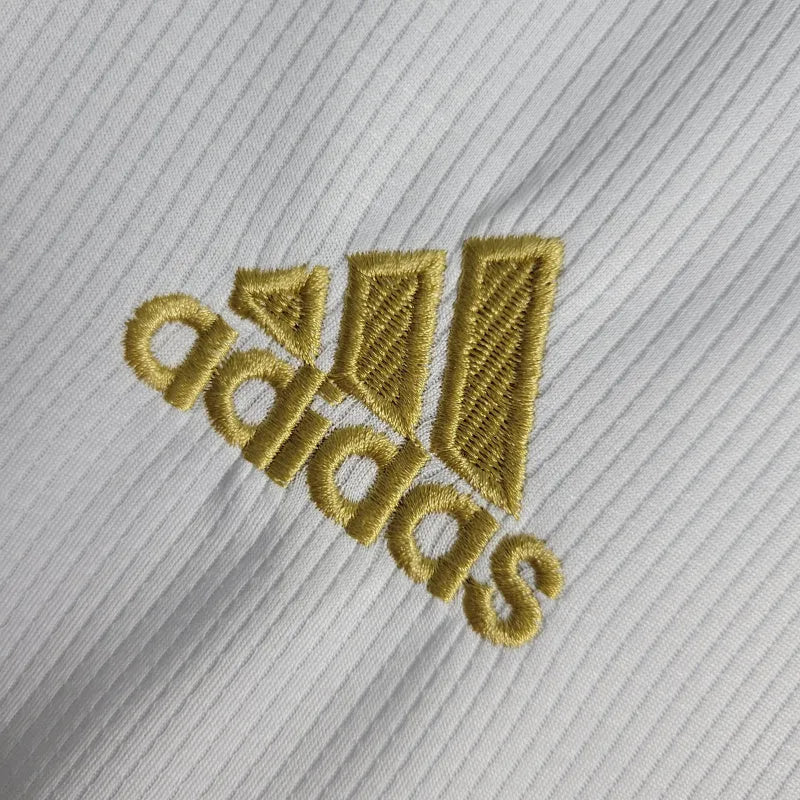 Camisa Retrô Real Madrid I 18/19 - Masculina Adidas - Branca com detalhes em dourado