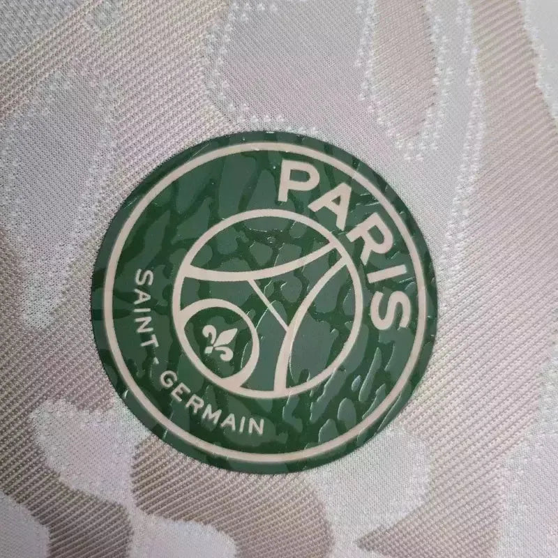 Camisa Paris Saint-German Fourth 24/25 - Jogador Jordan Masculina - Bege com detalhes em verde