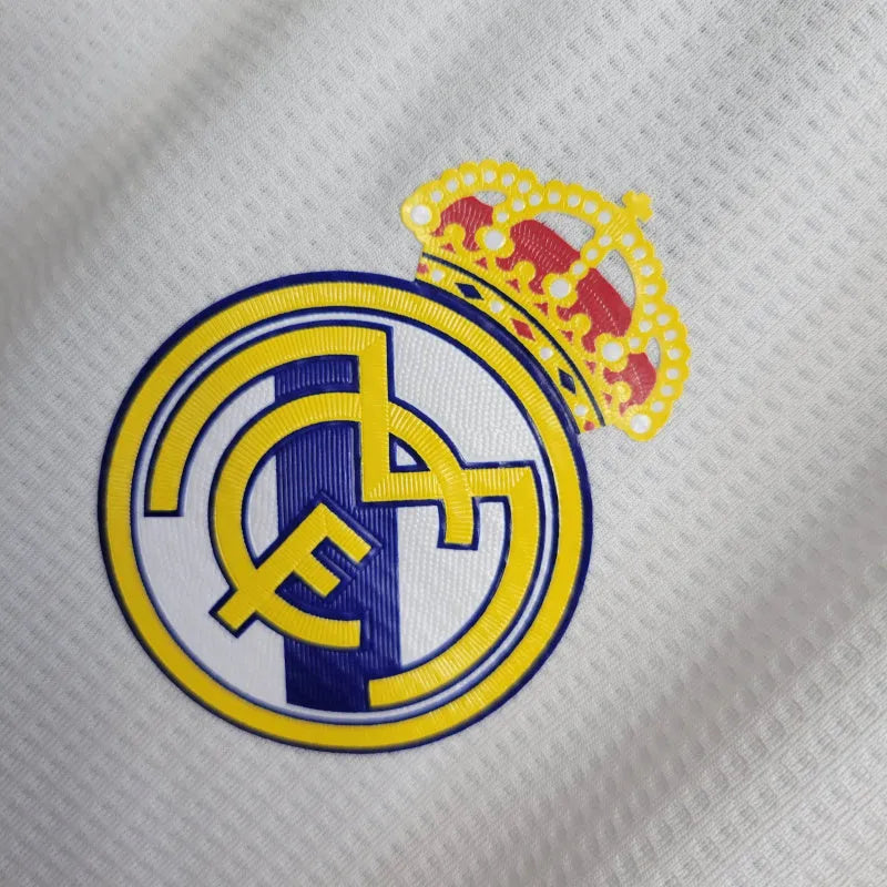 Camisa Retrô Real Madrid I 15/16 - Masculina Adidas - Branca com detalhes em cinza