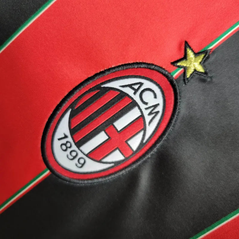 Camisa Retrô AC Milan I 2012/2013 - Masculina Adidas - Vermelha e preta com detalhes em branco e verde