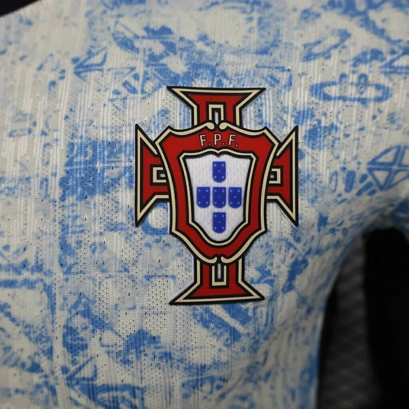 Camisa Seleção Portugal II 24/25 - Jogador Nike Masculina - Branca com detalhes em azul e preto