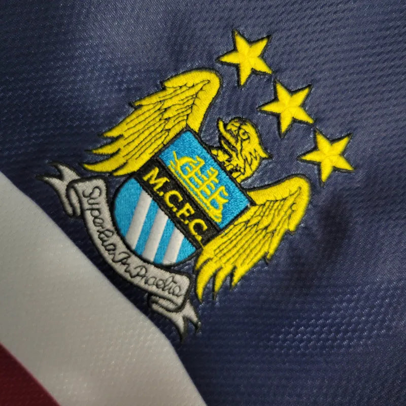 Camisa Retrô Manchester City II 97/98 - Masculina Kappa - Branca com detalhes em azul e vinho