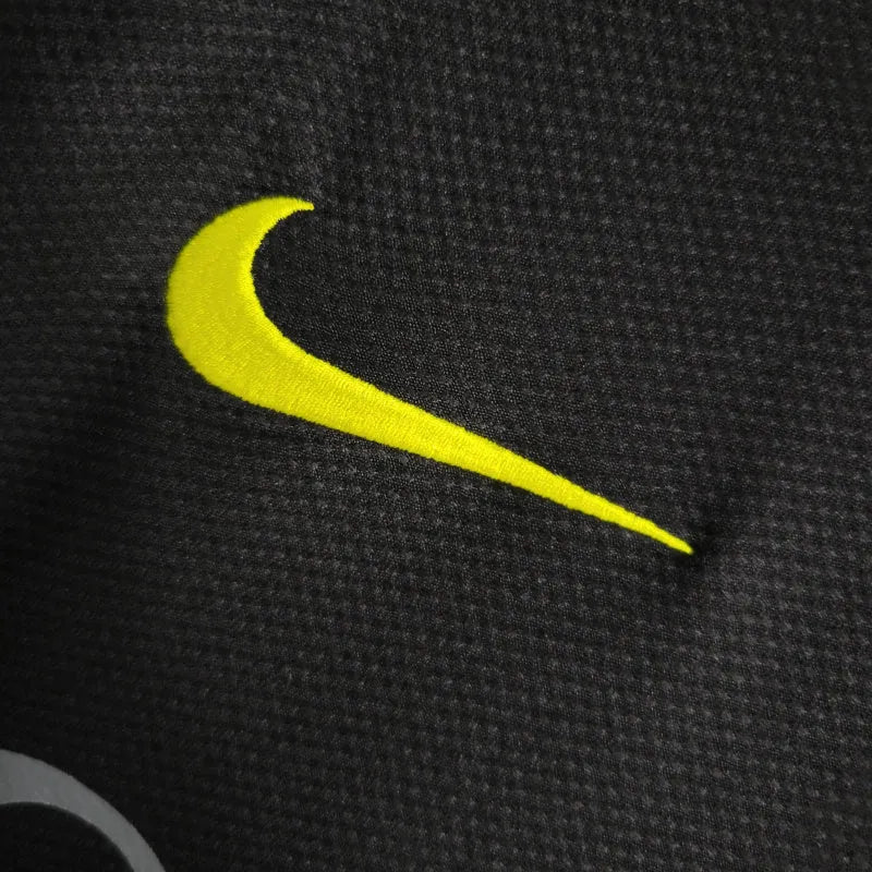 Camisa Retrô Barcelona III 13/14 - Masculina Nike - Preta com detalhes em amarelo e vermelho