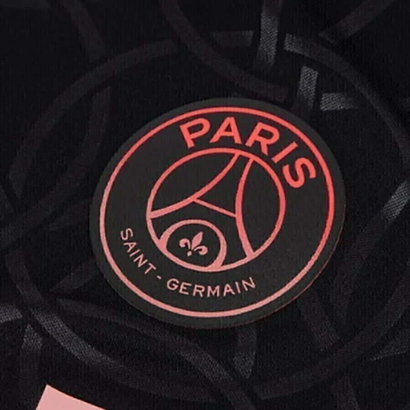 Camisa Paris Saint-Germain Pré-jogo 24/25 - Torcedor Jordan Masculina - Preta com detalhes em cinza e rosa