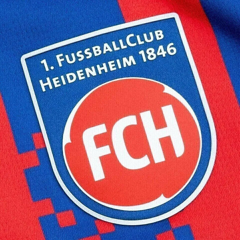 Camisa FC Heidenheim I 24/25 - Torcedor Puma Masculina - Vermelha com detalhes em azul e branco