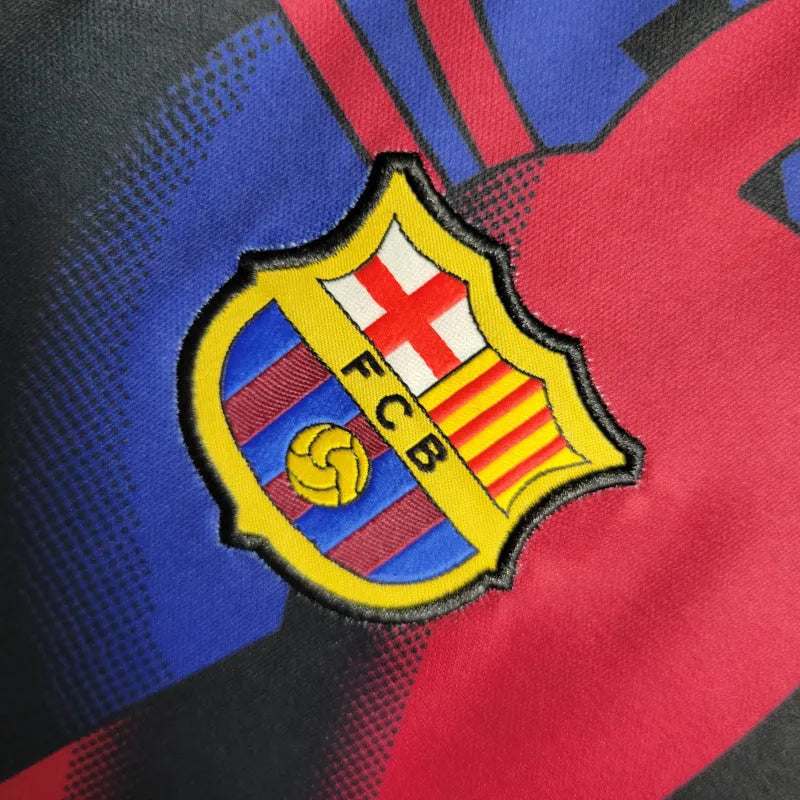 Camisa Edição especial Barcelona 23/24 - Torcedor Nike Masculina - Preta com detalhes em azul e vermelho