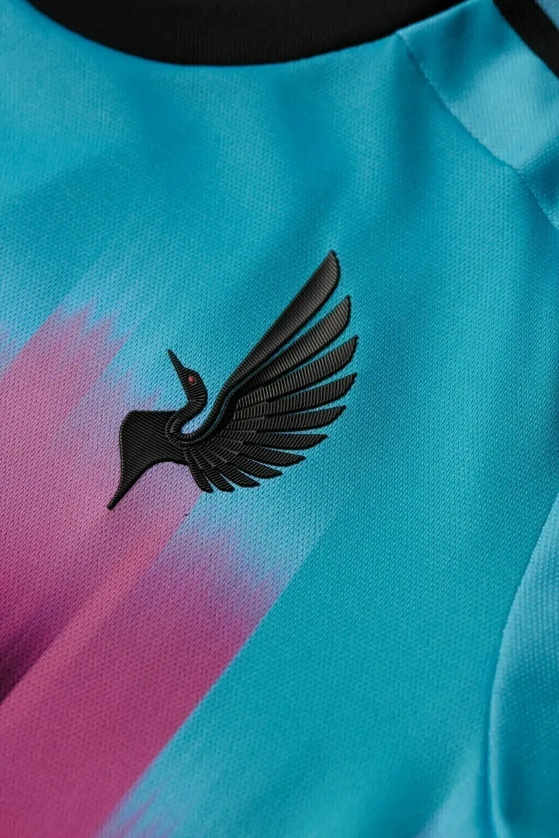 Camisa Minnesota United II 24/25 - Torcedor Adidas Masculina - Branca com detalhes em rosa e azul