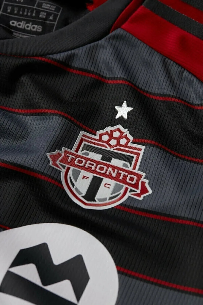 Camisa Toronto FC I 24/25 - Torcedor Adidas Masculina - Preta com detalhes em vermelho e cinza