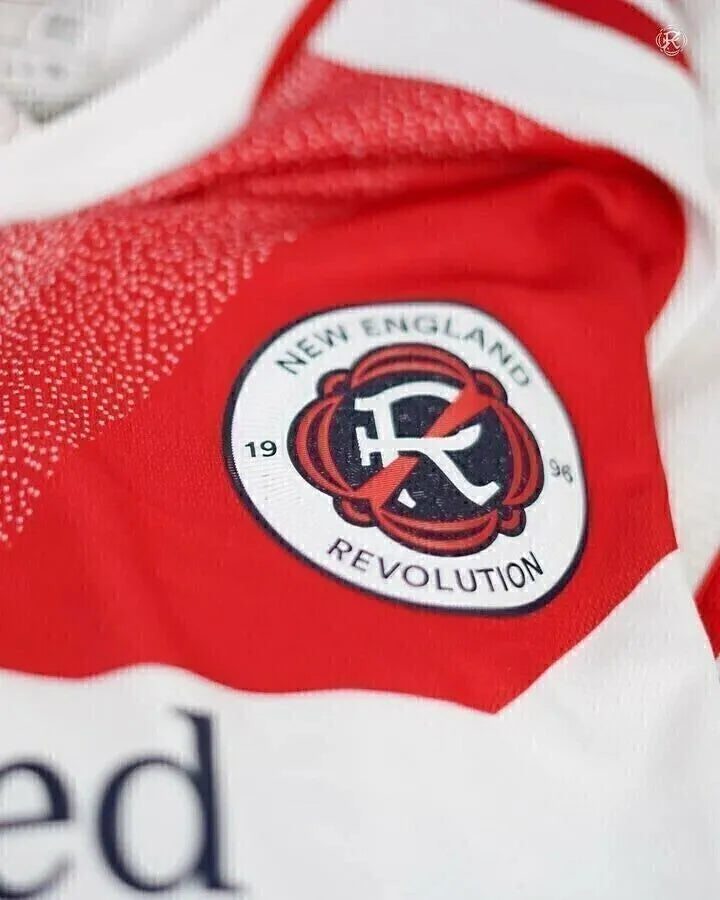 Camisa New England Revolution II 24/25 - Torcedor Adidas Masculina - Branca com detalhes em vermelho