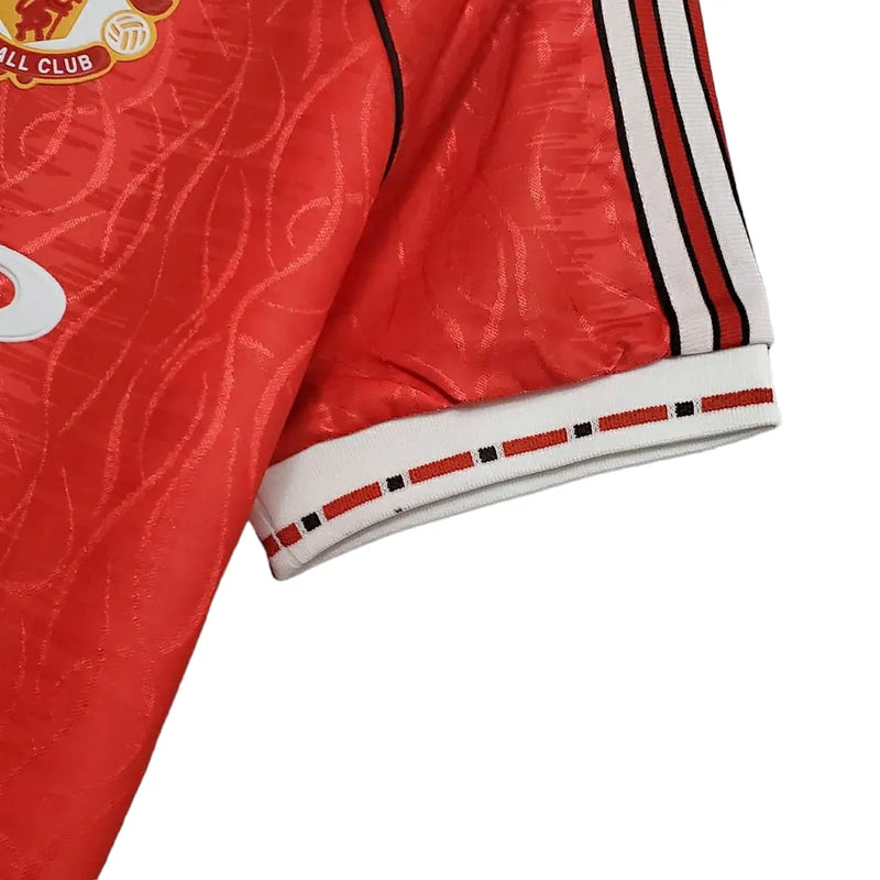 Camisa Retrô Manchester United I 1992 - Adidas Masculina - Vermelha com detalhes em branco