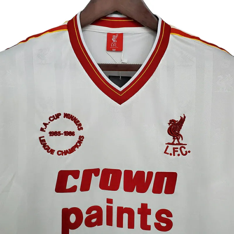 Camisa Retrô Liverpool 1985/1986 - Masculina - Branca com detalhes em vermelho