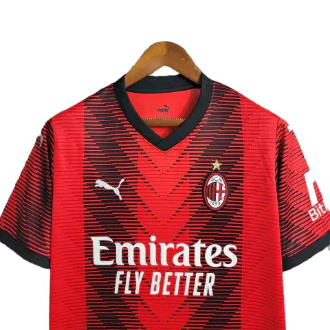 Camisa AC Milan I 23/24 - Torcedor Puma Masculina - Vermelha e preta