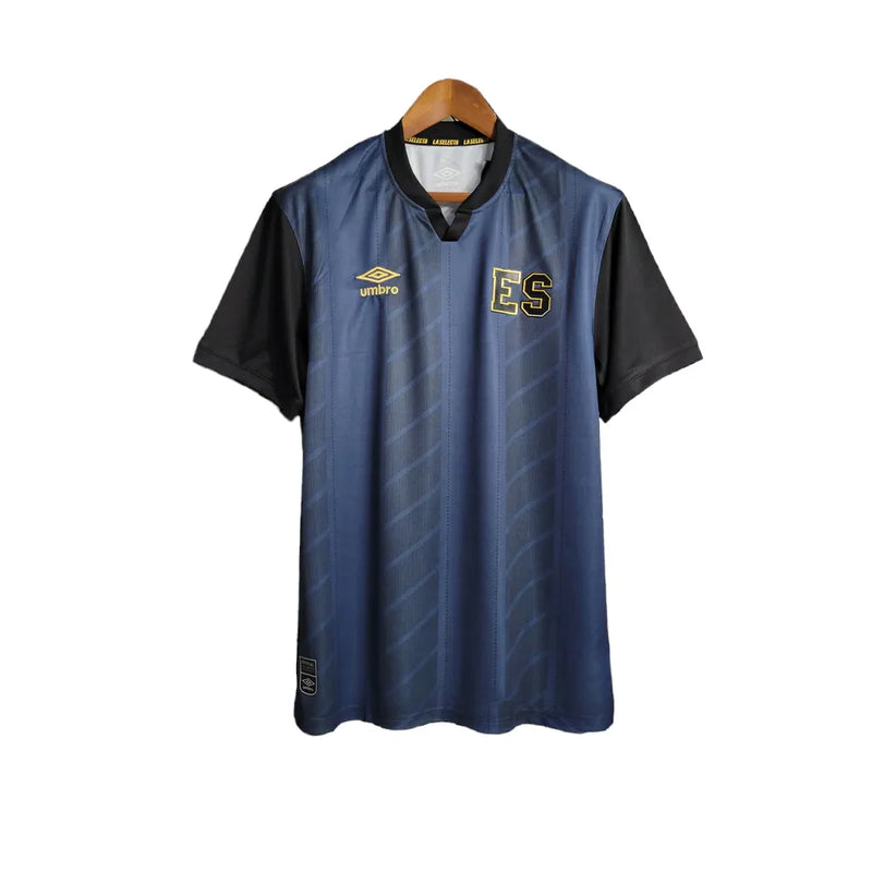 Camisa El Salvador 23/24 Torcedor Umbro Masculina - Azul com detalhes em preto e dourado