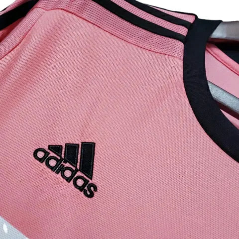 Camisa Retrô Juventus 2015/2016 - Adidas Masculina - Rosa com detalhes em preto