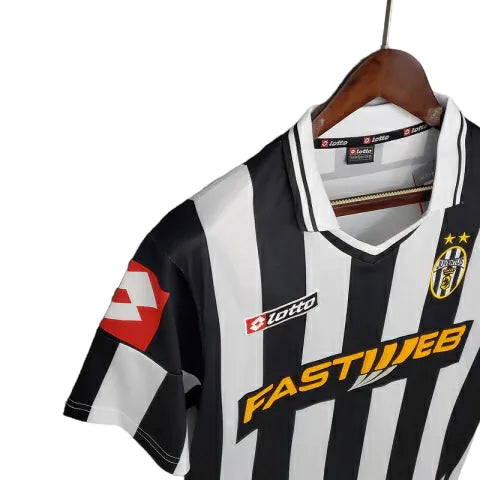 Camisa Retrô Juventus I 2001/2002 - Masculina Lotto - Preta e branca