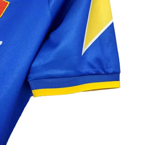 Camisa Retrô Juventus II 1995/1997 - Kappa Masculina - Azul com detalhes em amarelo