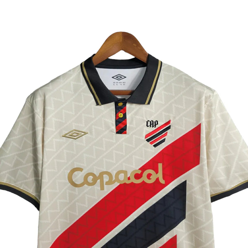 Camisa Athletico Paranaense Edição especial 23/24 - Torcedor Umbro Masculina - Branca com detalhes em vermelho e preto