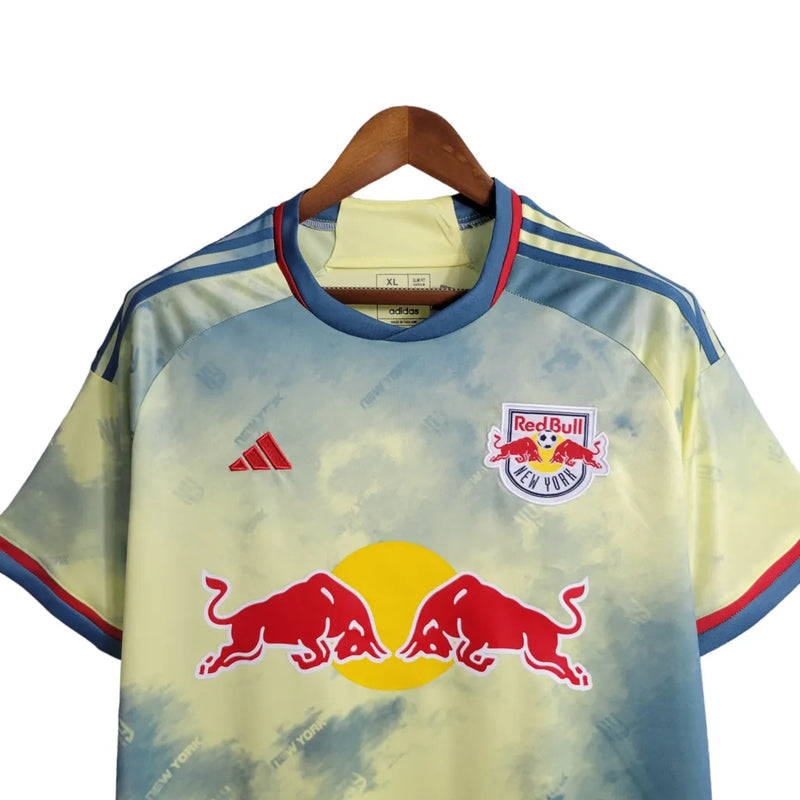 Camisa Red Bull New York Edição Especial New Cow Stadium 23/24 Adidas Torcedor Masculino - Amarela com detalhes em azul e vermelho