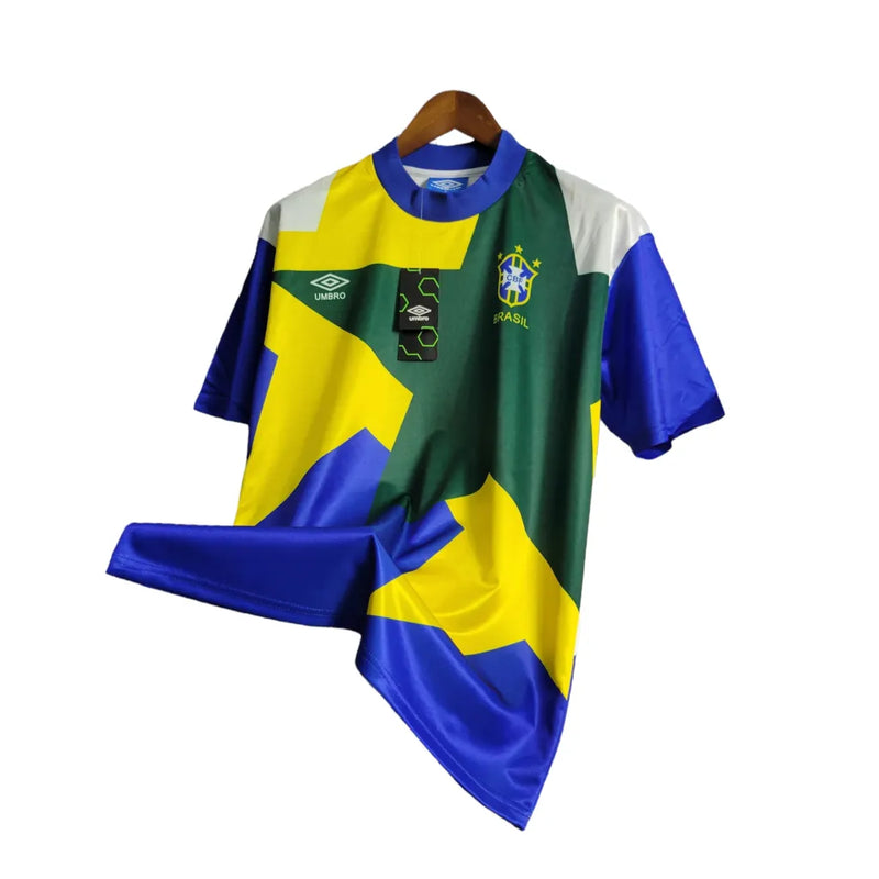 Camisa Seleção Brasileira Retrô 91/94 Umbro Torcedor Masculina - Detalhes em verde,amarelo,e azul