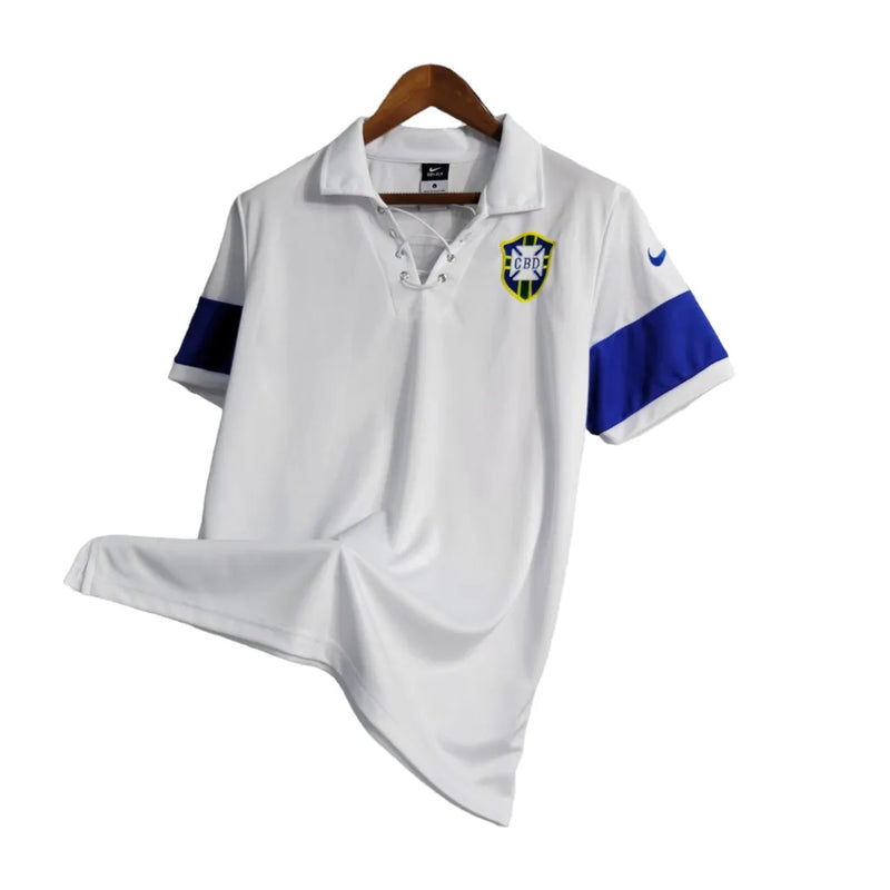 Camisa Seleção Brasileira III Retrô 2004 Torcedor Masculina - Branco com detalhes em azul e brasão CDB