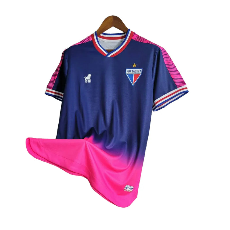 Camisa Fortaleza Edição Especial Outubro Rosa 23/24 - Torcedor Lobo Masculina - Azul com detalhes em rosa