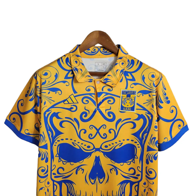 Camisa Tigres do México Edição Especial Dia dos mortos 23/24 - Torcedor Adidas Masculina - Detalhamento com caveira em azul e amarelo