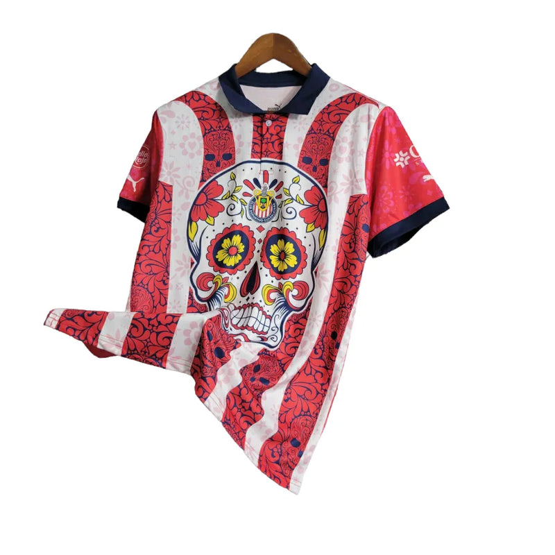 Camisa Chivas Guadalajara Edição Especial Dia dos mortos 23/24 - Torcedor Nike Masculina - Detalhamento com caveiras em vermelho e branco